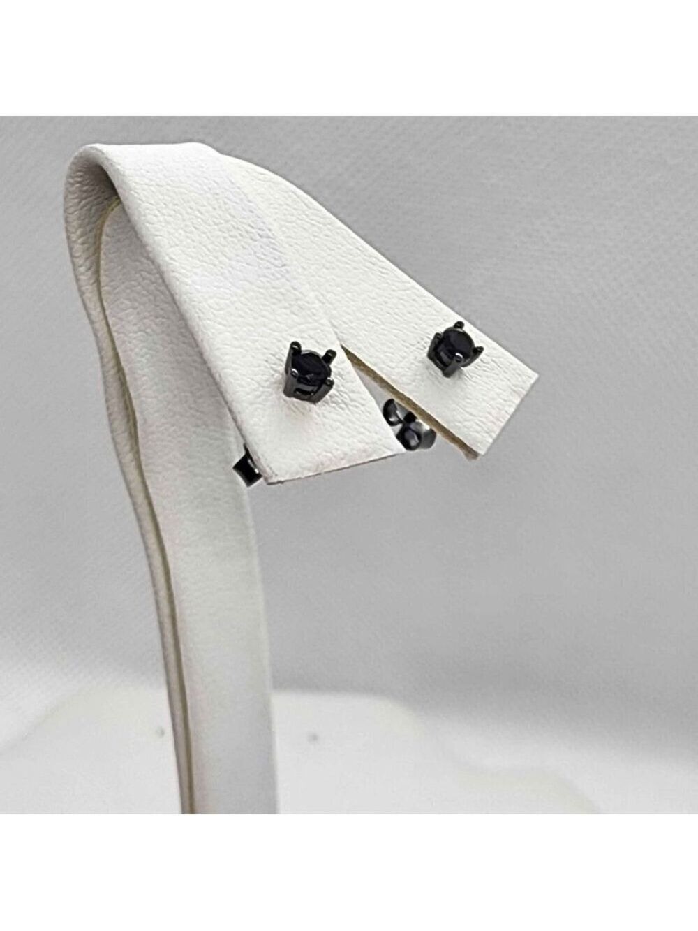 925 Sterling Silver Black Stone Stud Earrings – Unisex, Brand New